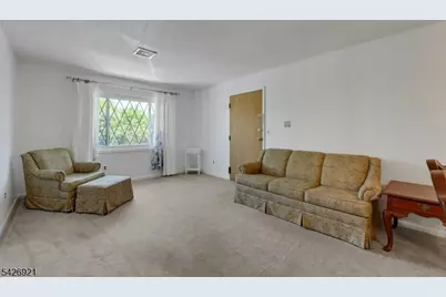 846 Riverside Ave #202, Lyndhurst Township, NJ 07071 - Photo 15