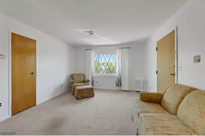 846 Riverside Ave #202, Lyndhurst Township, NJ 07071 - Photo 17