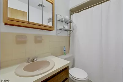 846 Riverside Ave #202, Lyndhurst Township, NJ 07071 - Photo 27