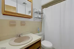 846 Riverside Ave, Lyndhurst Township, NJ 07071 - Photo 31