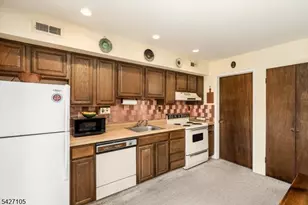 118 Bluebird Dr, Hillsborough Township, NJ 08844 - Photo 13