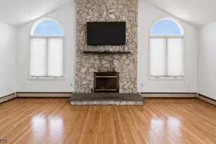 1221 Oak Pl, Union Township, NJ 07083 - Photo 13