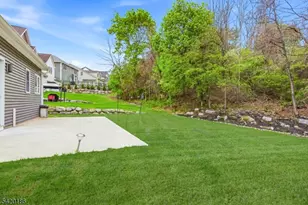 11 Bluffs Ct, Hamburg, NJ 07419 - Photo 43