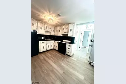 205 N 16th Street, Bloomfield, NJ 07003 - Photo 3