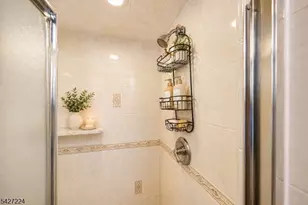 188 Kerrigan Blvd, Newark, NJ 07106 - Photo 23