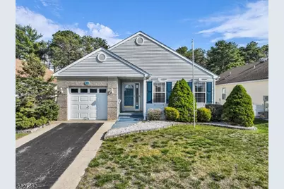 81 Woodstock Dr, Berkeley Township, NJ 08757 - Photo 1