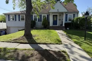 95 Westview Ave, Paramus, NJ 07652 - Photo 1