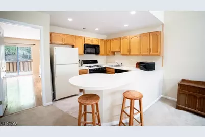 343 Falcon Ridge Way, Hamburg, NJ 07419 - Photo 5