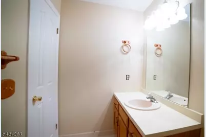 343 Falcon Ridge Way, Hamburg, NJ 07419 - Photo 17