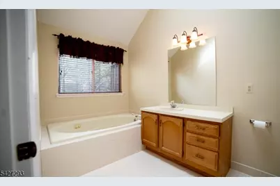 343 Falcon Ridge Way, Hamburg, NJ 07419 - Photo 15