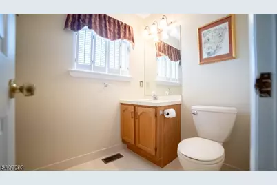 343 Falcon Ridge Way, Hamburg, NJ 07419 - Photo 19