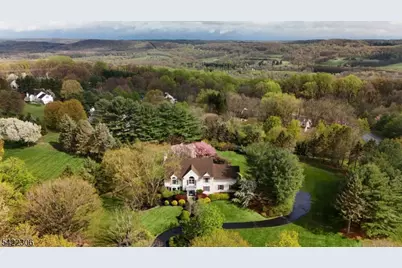 39 Squire Hill Rd, Washington Township, NJ 07853 - Photo 3
