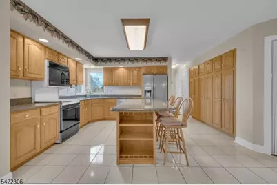 39 Squire Hill Rd, Washington Township, NJ 07853 - Photo 13