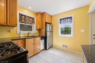 9 Leopold Terrace, Clifton, NJ 07011 - Photo 5