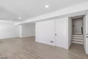 301 Chilton St, Elizabeth, NJ 07208 - Photo 9