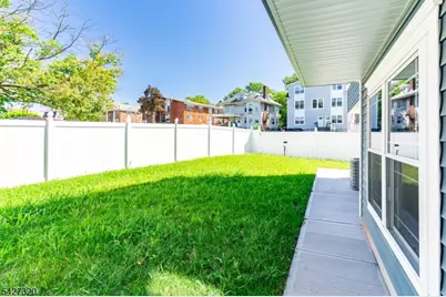 301 Chilton St, Elizabeth, NJ 07208 - Photo 5