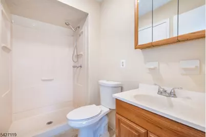 1006 Bryan Ct, Mine Hill Twp., NJ 07803 - Photo 15