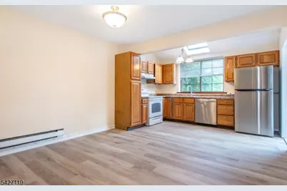 1006 Bryan Ct, Mine Hill Twp., NJ 07803 - Photo 5