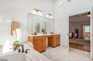 32 Independence Dr, Bernards Township, NJ 07920 - Photo 19
