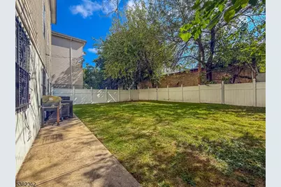 336 S 10th St, Newark, NJ 07103 - Photo 35