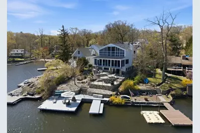 105 Maxim Dr, Hopatcong, NJ 07843 - Photo 1