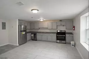 5658 Kent St, Newark, NJ 07108 - Photo 11