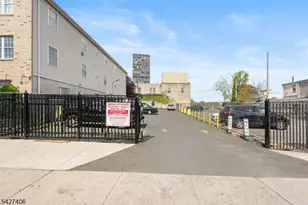 277 Orange St, Newark, NJ 07103 - Photo 1