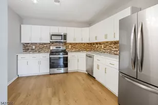 166 Sapphire Ln, Franklin Township, NJ 08823 - Photo 9