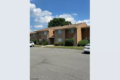 405 Cynthia Ct, South Brunswick Township, NJ 08540 - Photo 3
