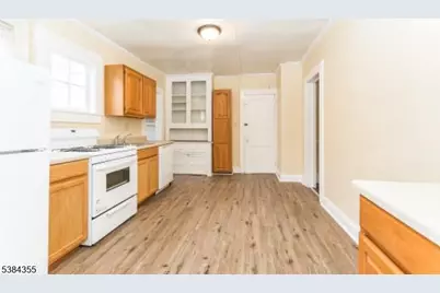 60 Wildwood Ave #2, Montclair, NJ 07043 - Photo 9