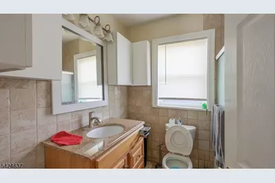 260 S Washington Ave, Dunellen, NJ 08812 - Photo 17