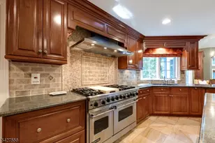 7 Byron Rd, Millburn Twp., NJ 07078 - Photo 9