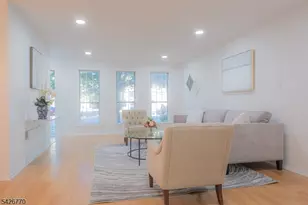 8 Amethyst Way, Franklin Township, NJ 08823 - Photo 3