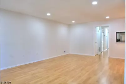 8 Amethyst Way #8, Franklin Township, NJ 08823 - Photo 5