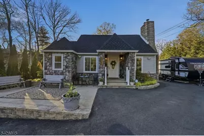 101 Pitney Rd, Hopatcong, NJ 07821 - Photo 1