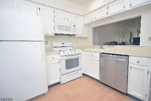 80 Oswestry Way, Franklin Township, NJ 08873 - Photo 11