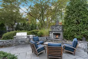 27 Hillside Ave, Millburn Twp., NJ 07078 - Photo 7