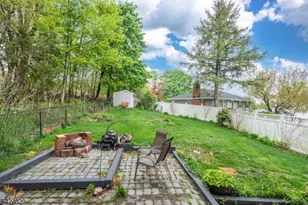 10 Evers Ct, Wayne, NJ 07470 - Photo 17