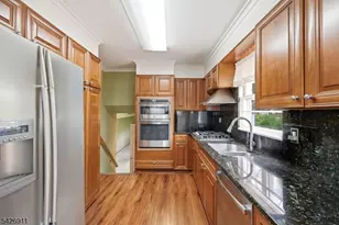 4 Winfield Dr, Parsippany, NJ 07054 - Photo 7