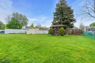 106 Louis Ln, Hackettstown, NJ 07840 - Photo 31