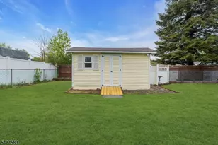 106 Louis Ln, Hackettstown, NJ 07840 - Photo 27