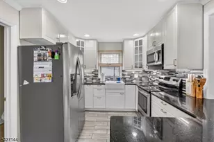524 Henmar Dr, Mount Arlington, NJ 07850 - Photo 5