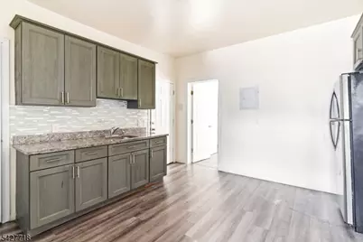 51 Richards St, Newark, NJ 07105 - Photo 13