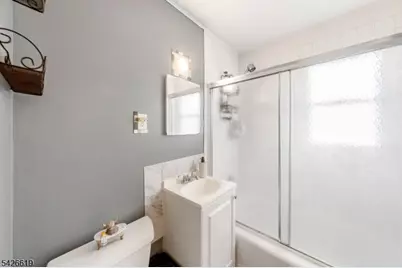 2620 Hamilton Ter, Union Township, NJ 07083 - Photo 13