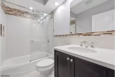358 S Middlebush Rd, Franklin Township, NJ 08873 - Photo 17