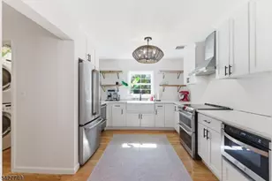1115 Tuxedo Square, Teaneck Township, NJ 07666 - Photo 5
