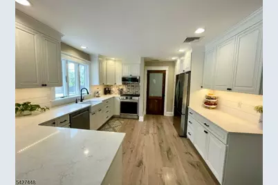 105 Orben Dr, Roxbury Township, NJ 07850 - Photo 7