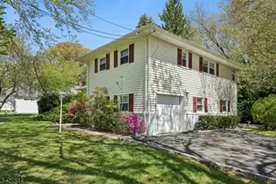 66 Warwick Cir, Springfield, NJ 07081 - Photo 3