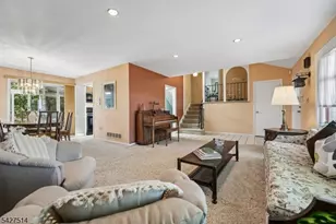 66 Warwick Cir, Springfield, NJ 07081 - Photo 9