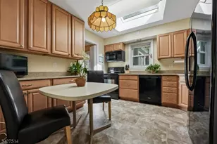 66 Warwick Cir, Springfield, NJ 07081 - Photo 13